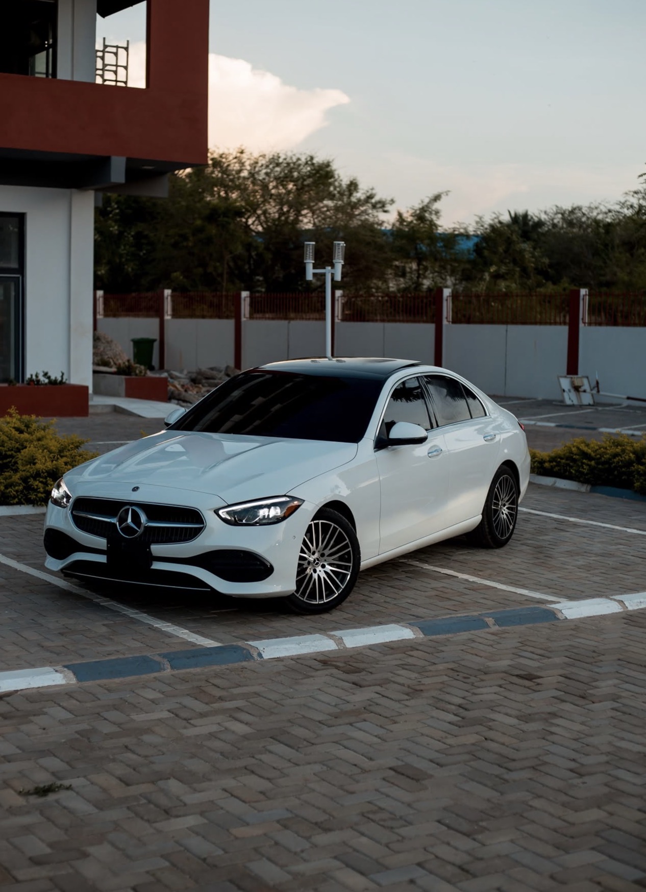 2023 Mercedes-Benz C300
